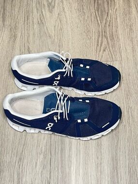 On Cloud Running Athletic Sneaker Shoes Navy/White Men's Sz 11 **TINY FLAW